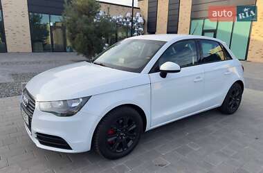 Хэтчбек Audi A1 2013 в 