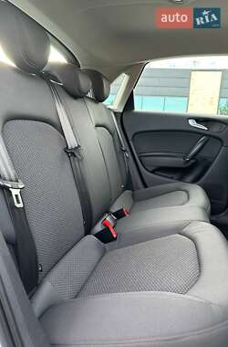 Хэтчбек Audi A1 2013 в 