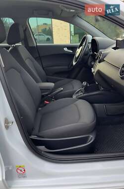 Хэтчбек Audi A1 2013 в 