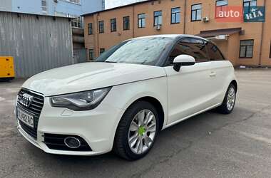Хэтчбек Audi A1 2012 в 