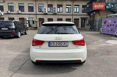 Хэтчбек Audi A1 2012 в 