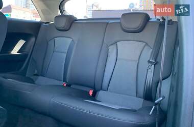 Хэтчбек Audi A1 2011 в 