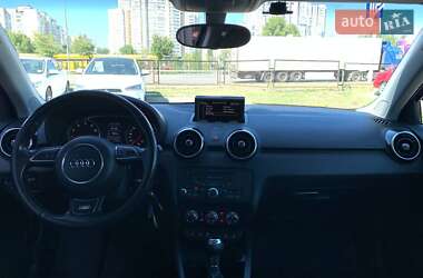 Хэтчбек Audi A1 2011 в 