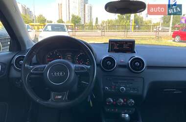 Хэтчбек Audi A1 2011 в 