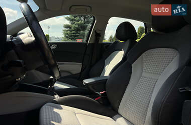 Хэтчбек Audi A1 2012 в 