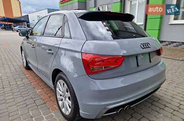 Хетчбек Audi A1 2012 в 