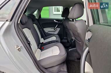 Хетчбек Audi A1 2012 в 