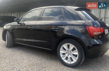 Хетчбек Audi A1 2012 в 