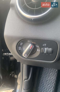 Хетчбек Audi A1 2012 в 