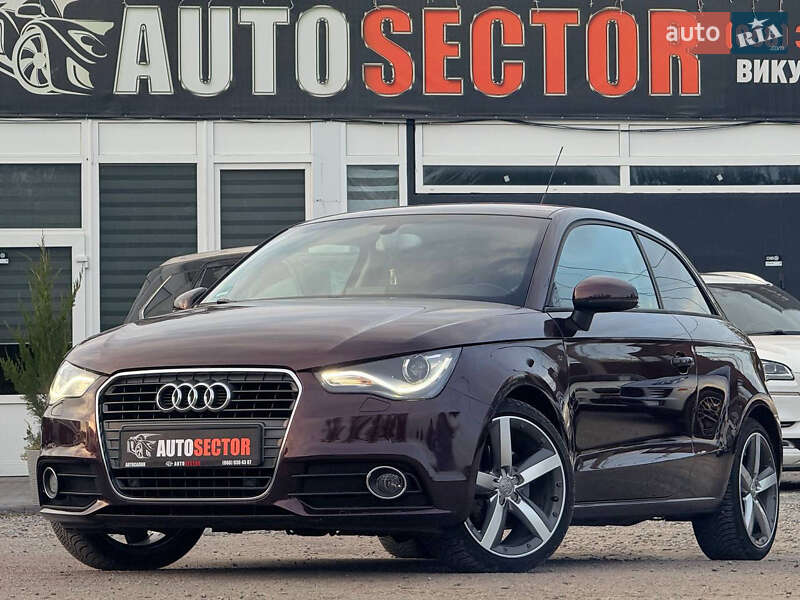 Хэтчбек Audi A1 2011 в 