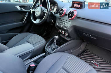 Хэтчбек Audi A1 2011 в 