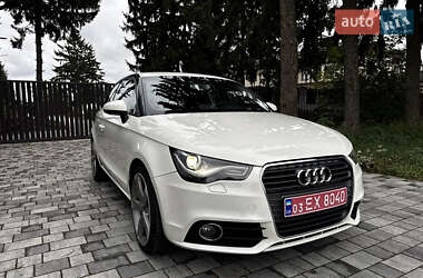 Хэтчбек Audi A1 2011 в 