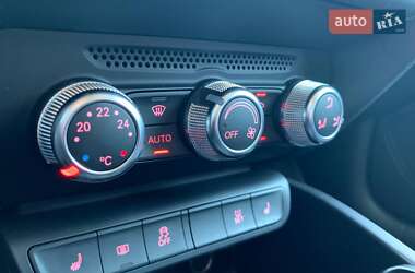 Хетчбек Audi A1 2011 в 