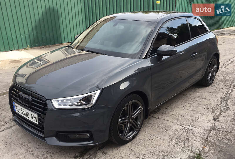Хэтчбек Audi A1 2015 в Каменском