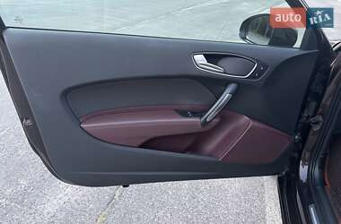 Хетчбек Audi A1 2012 в 