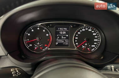 Хетчбек Audi A1 2012 в 