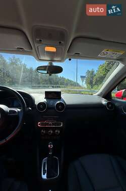 Хетчбек Audi A1 2015 в 