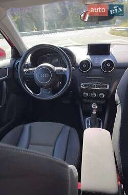 Хетчбек Audi A1 2015 в 