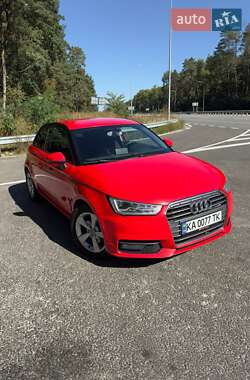 Хетчбек Audi A1 2015 в 