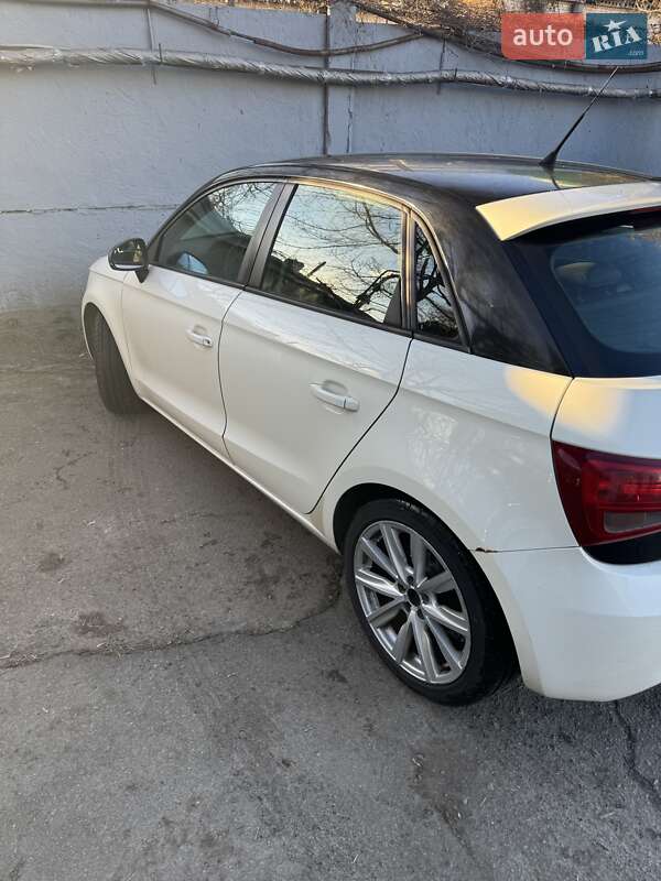 Хэтчбек Audi A1 2012 в Киеве