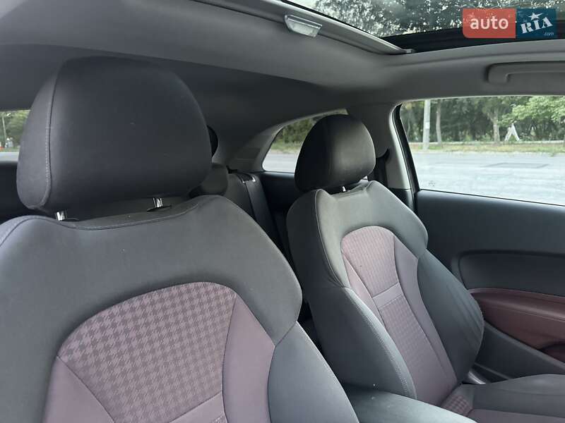 Хэтчбек Audi A1 2012 в Запорожье