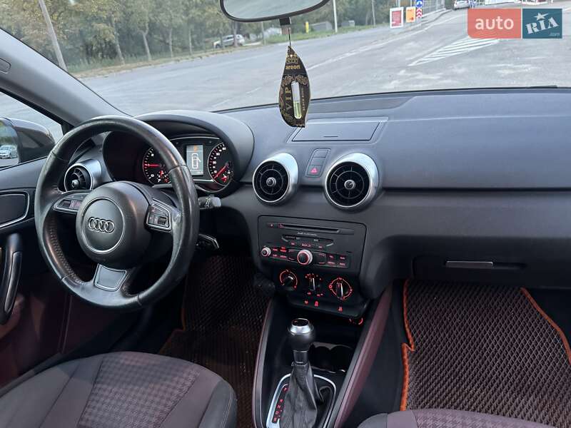 Хэтчбек Audi A1 2012 в Запорожье