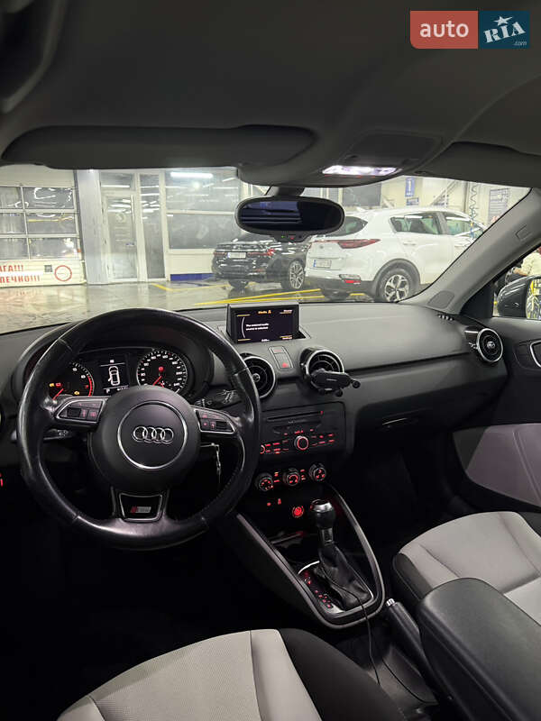 Хэтчбек Audi A1 2012 в Черновцах