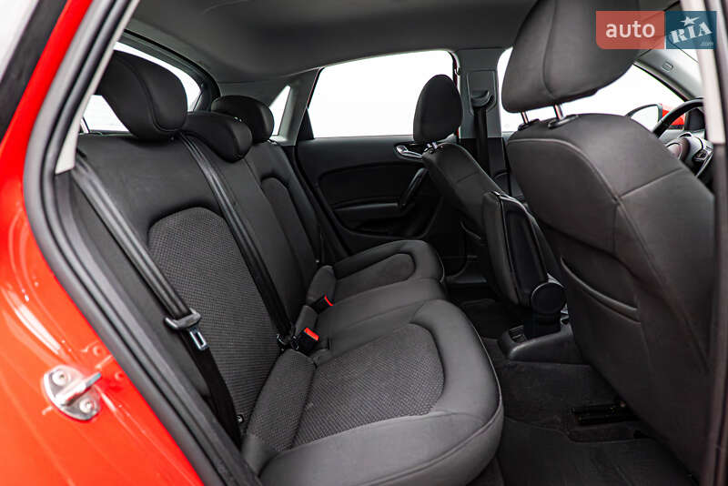 Хэтчбек Audi A1 2012 в Киеве