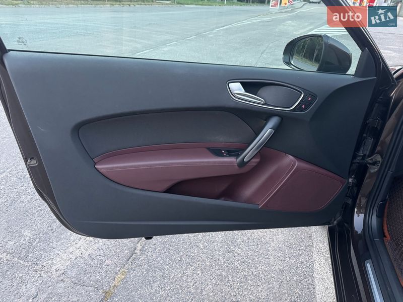 Хэтчбек Audi A1 2012 в Запорожье