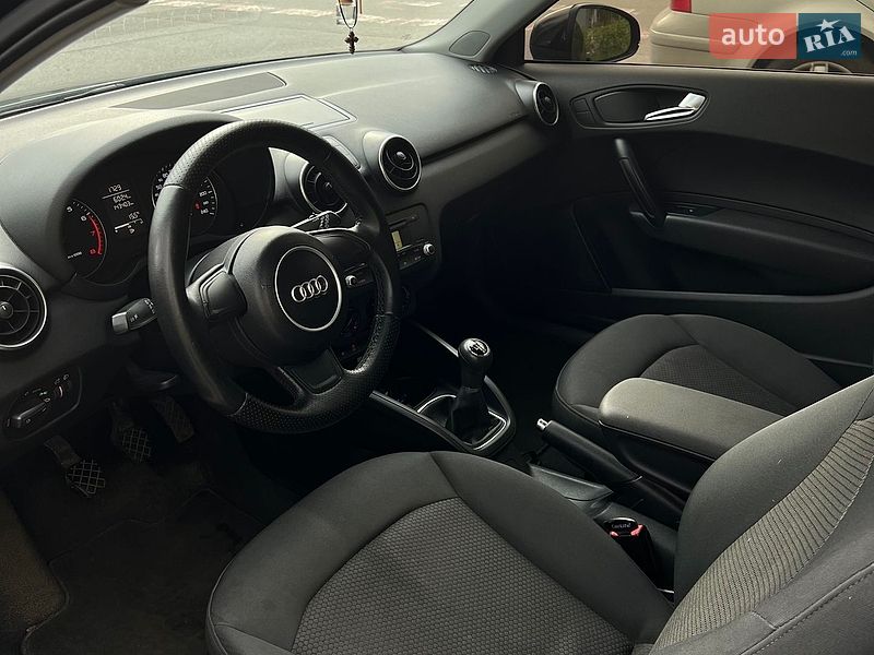Хэтчбек Audi A1 2011 в Полтаве