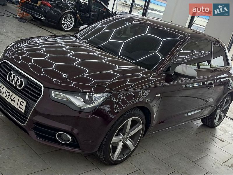 Хэтчбек Audi A1 2011 в Мукачево
