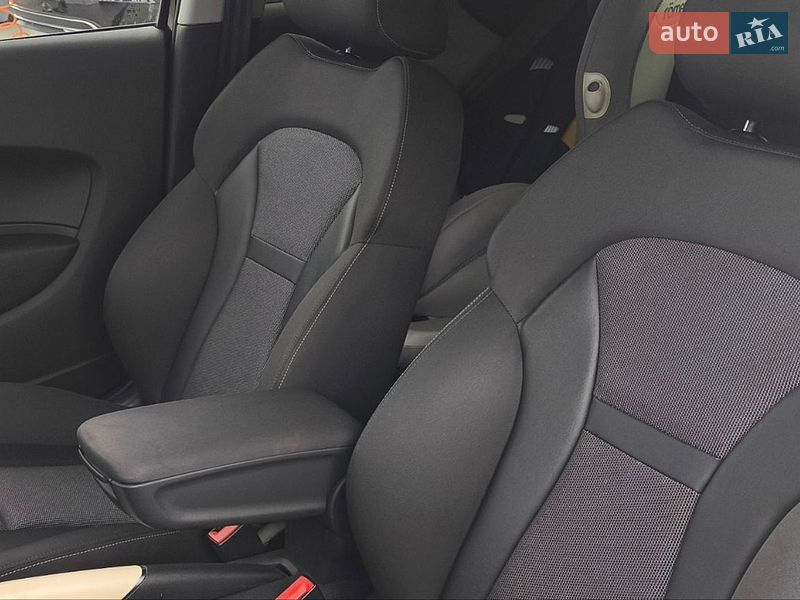 Хэтчбек Audi A1 2011 в Мукачево