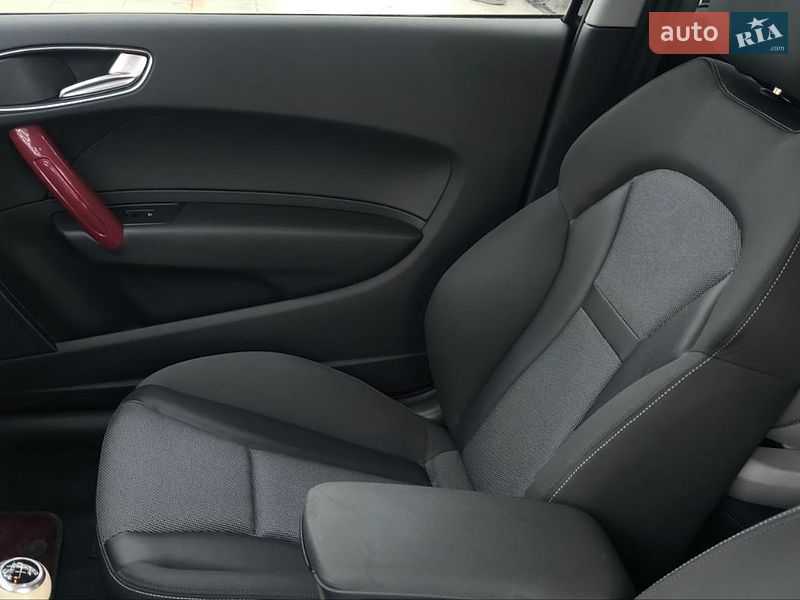 Хэтчбек Audi A1 2011 в Мукачево