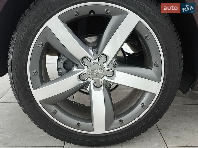 Хэтчбек Audi A1 2011 в Мукачево