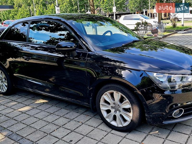 Хэтчбек Audi A1 2010 в Ивано-Франковске