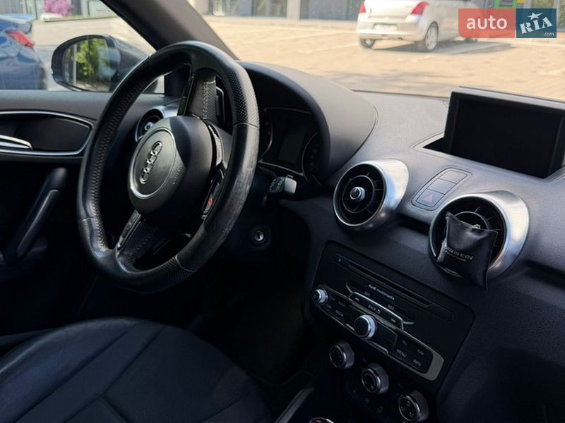 Хэтчбек Audi A1 2011 в Днепре