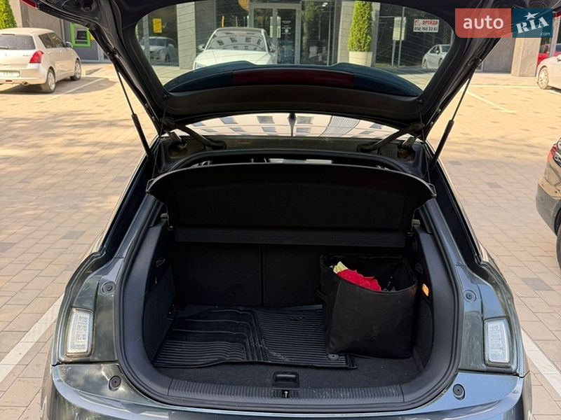 Хэтчбек Audi A1 2011 в Днепре