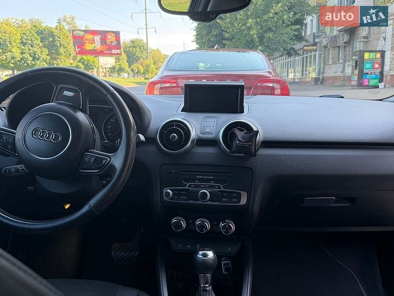 Хэтчбек Audi A1 2011 в Днепре