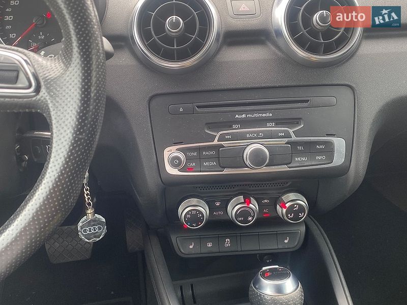 Хэтчбек Audi A1 2011 в Каменском