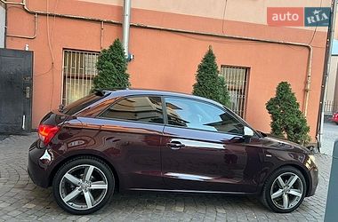 Хэтчбек Audi A1 2011 в Мукачево