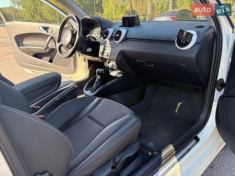 Хэтчбек Audi A1 2010 в Кривом Роге