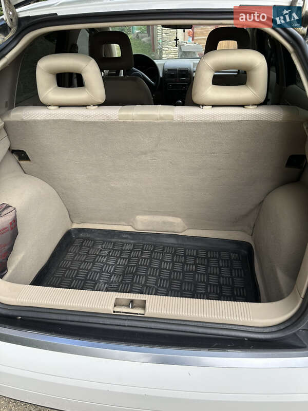 Хетчбек Audi A2 2002 в Сторожинці