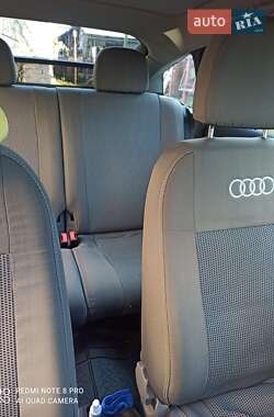 Хэтчбек Audi A2 2005 в 