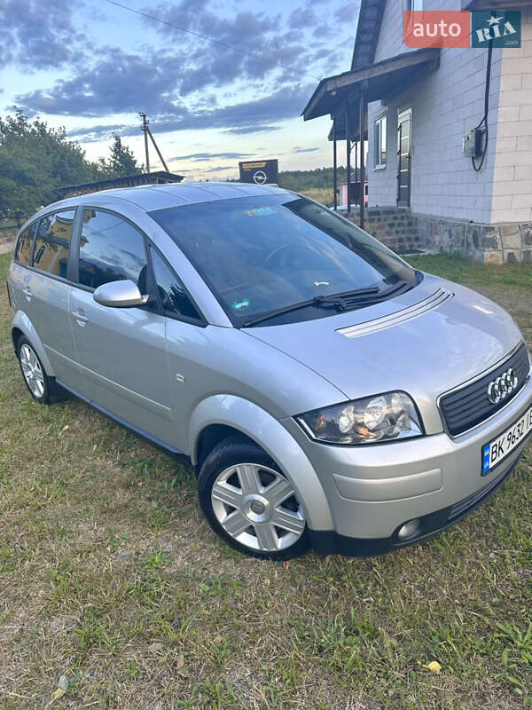 Хэтчбек Audi A2 2004 в 