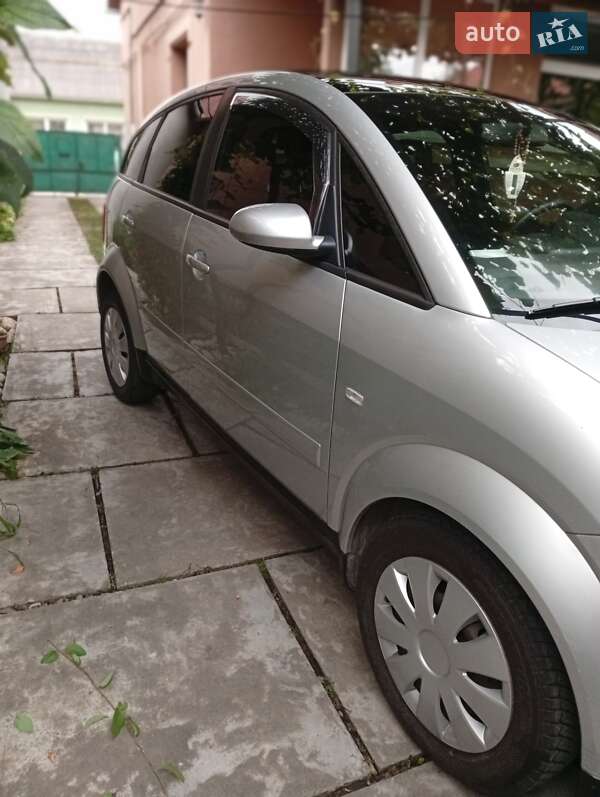 Хэтчбек Audi A2 2002 в Виноградове