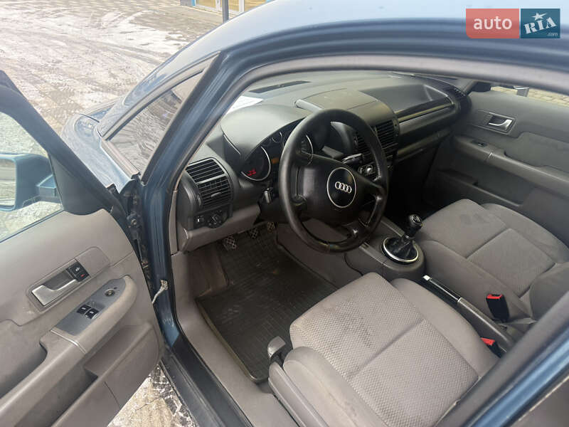 Хэтчбек Audi A2 2001 в Тячеве
