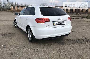 Хетчбек Audi A3 Sportback 2012 в 