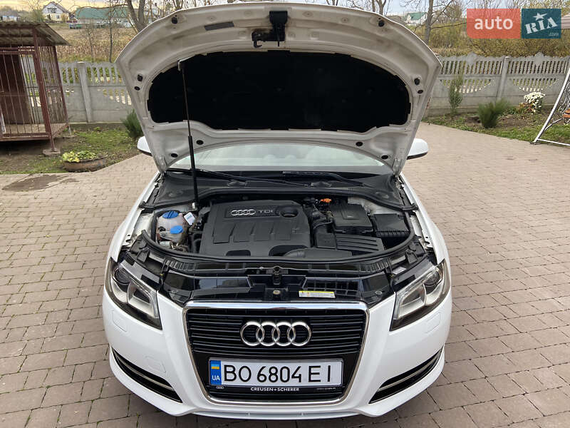 Хетчбек Audi A3 Sportback 2012 в Бучачі