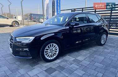 Хетчбек Audi A3 Sportback 2018 в 