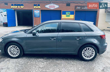 Хэтчбек Audi A3 Sportback 2019 в 